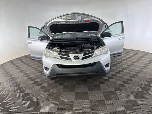 Used 2013 Toyota RAV4 LE AWD/4WD image 11