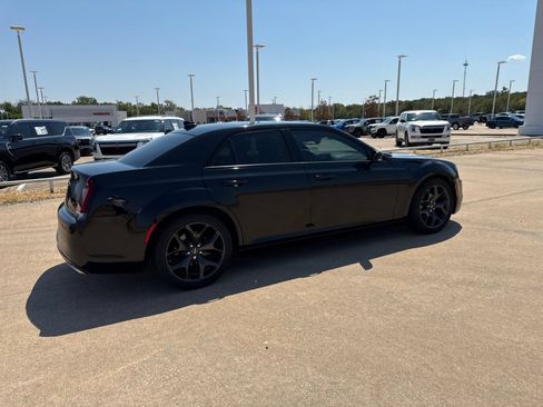 Used 2023 Chrysler 300 S w/ Comfort Group RWD image 14