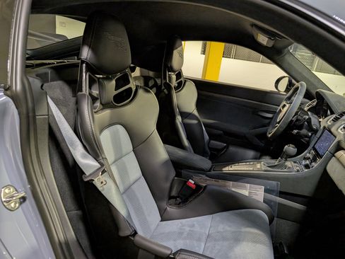 Used 2023 Porsche 718 Cayman GT4 RS image 22