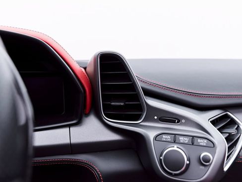 Used 2014 Ferrari 458 Spider RWD image 89