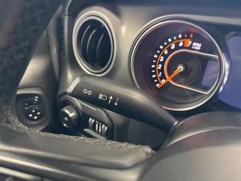 Used 2022 Jeep Wrangler Unlimited Sport image 30