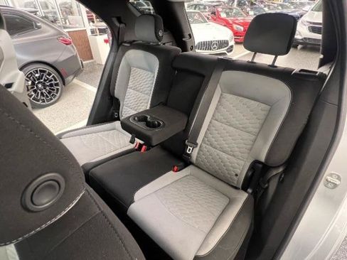 Used 2018 Chevrolet Equinox LT FWD image 31