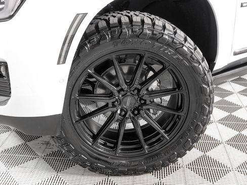 Used 2026 GMC Yukon Denali Ultimate AWD/4WD image 36