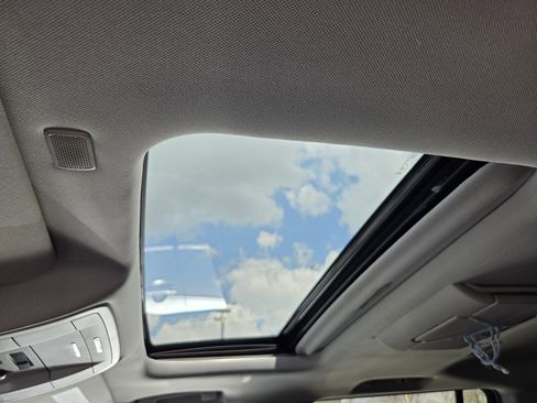 Used 2019 Chevrolet Suburban LT image 10