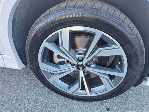 Used 2024 Audi Q4 e-tron Prestige w/ Black Optic Plus Package image 8