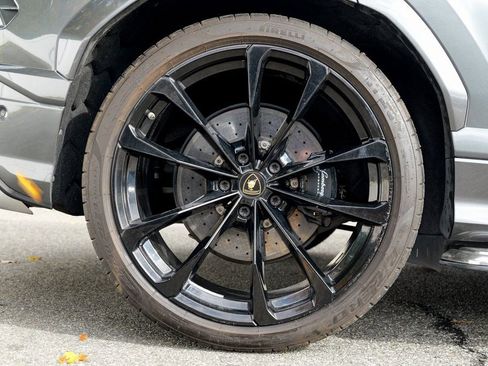 Used 2019 Lamborghini Urus Base image 13