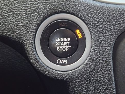 Used 2020 Dodge Charger SXT w/ Blacktop Package image 25