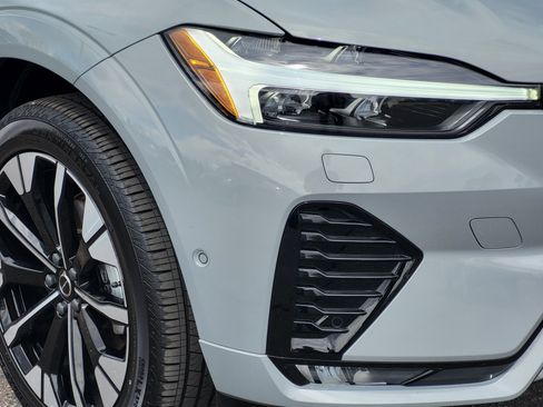 New 2026 Volvo XC60 B5 Plus w/ Protection Package Premier image 5