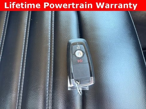 Used 2024 Ford Edge SEL image 6