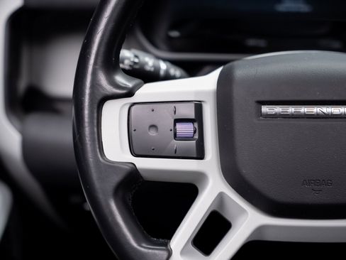 Used 2023 Land Rover Defender 130 SE image 46