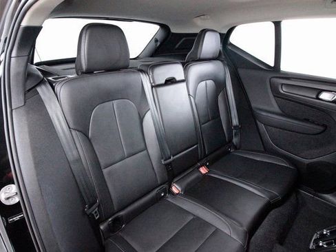 Certified 2025 Volvo XC40 B5 Plus image 25