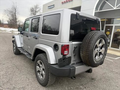 Certified 2017 Jeep Wrangler Unlimited Sahara w/ Connectivity Group image 9