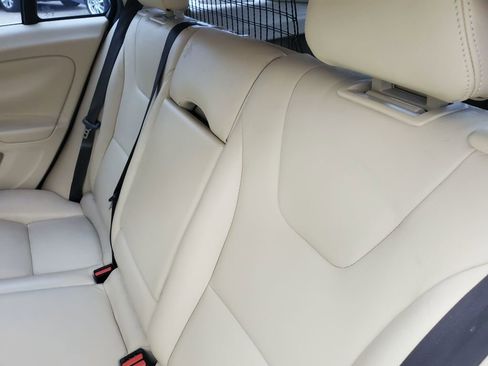 Used 2015 Volvo V60 T5 Premier image 27