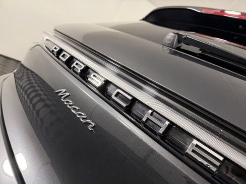 Used 2023 Porsche Macan AWD/4WD image 13