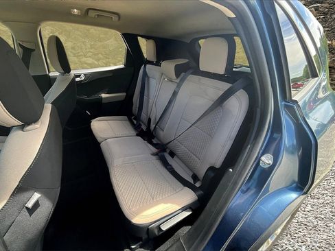 Used 2020 Ford Escape SE image 25