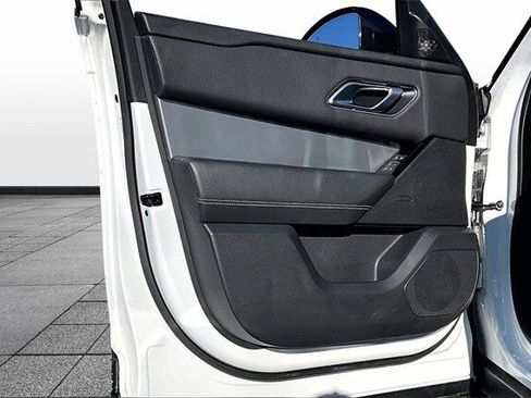 Used 2021 Land Rover Range Rover Velar R-Dynamic S image 23