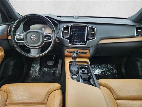 Used 2017 Volvo XC90 T6 Inscription w/ Vision Package image 16