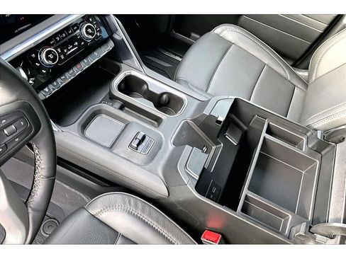 Used 2025 GMC Sierra 3500 Denali w/ Denali Reserve Package image 19