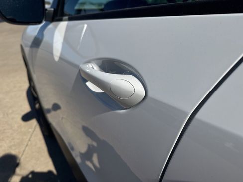 Used 2024 Chevrolet Trax RS w/ Driver Confidence Package image 11