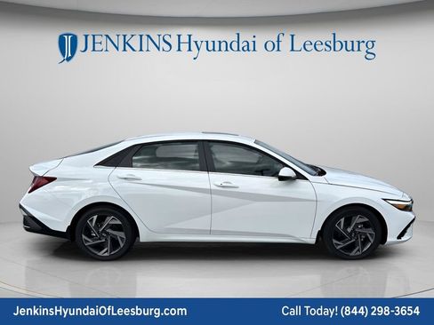 New 2026 Hyundai Elantra Limited FWD image 2