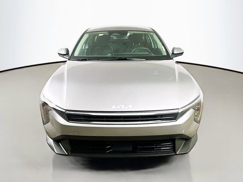 Used 2025 Kia K4 LXS image 2