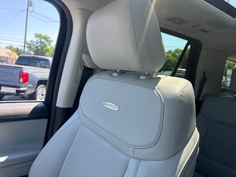 Used 2025 Ford Expedition Platinum w/ Driver's Package AWD/4WD image 40