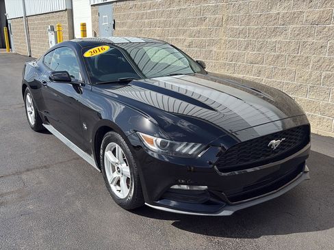 Used 2016 Ford Mustang Coupe RWD image 2