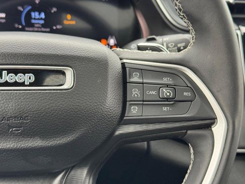 Used 2023 Jeep Grand Cherokee L Laredo image 21