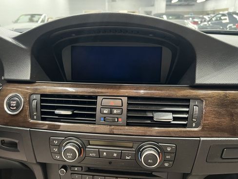 Used 2013 BMW 335i Convertible image 65