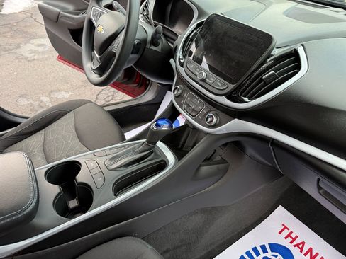 Used 2018 Chevrolet Volt LT image 22