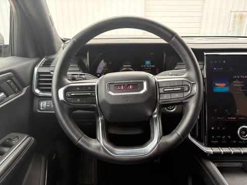 Used 2025 GMC Acadia Elevation AWD/4WD image 31