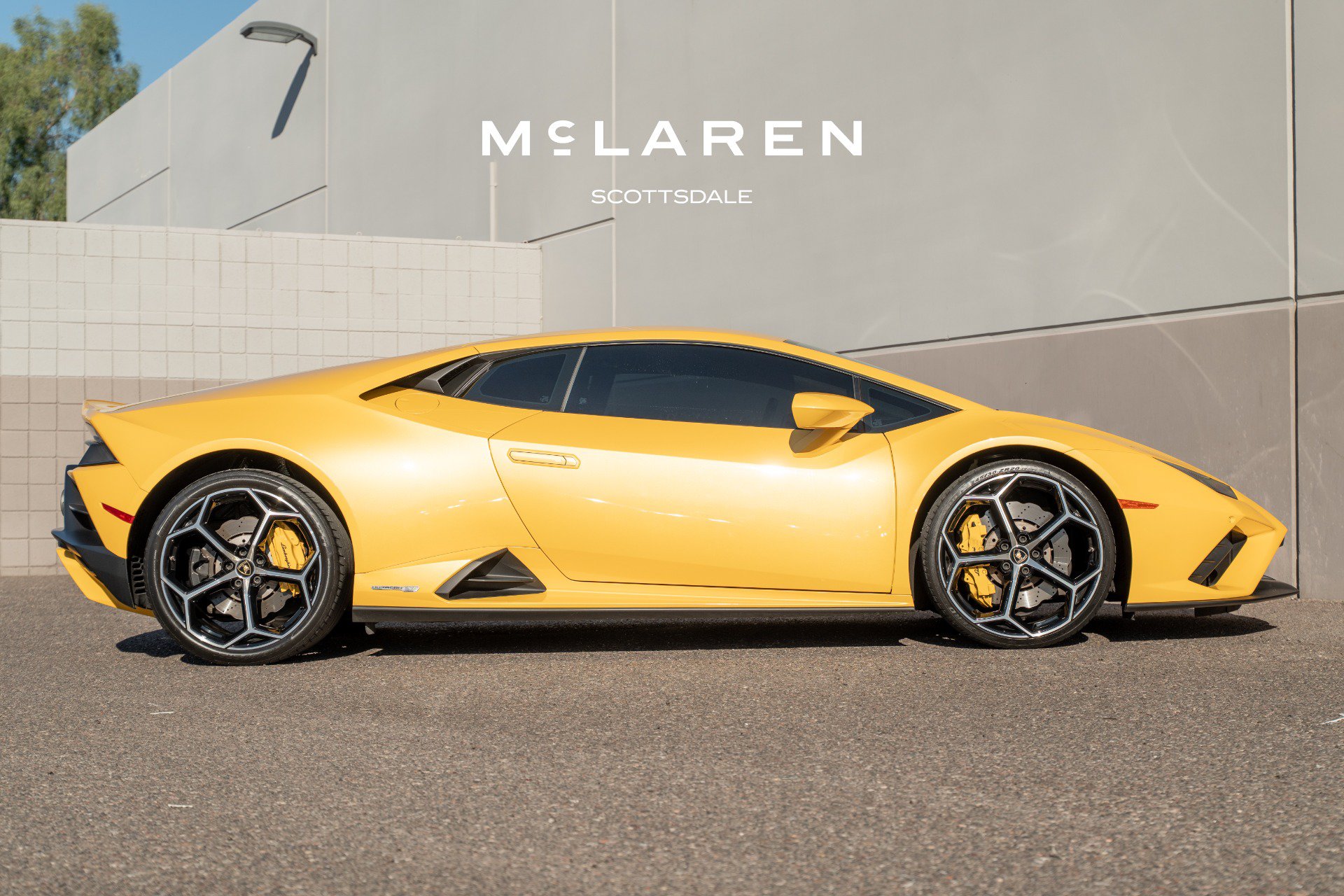 Used 2021 Lamborghini Huracan EVO RWD image 8