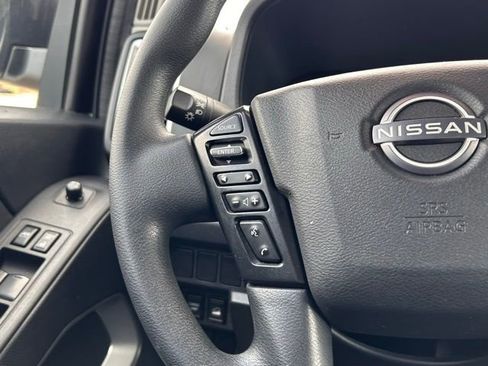 Used 2023 Nissan Frontier SV image 21