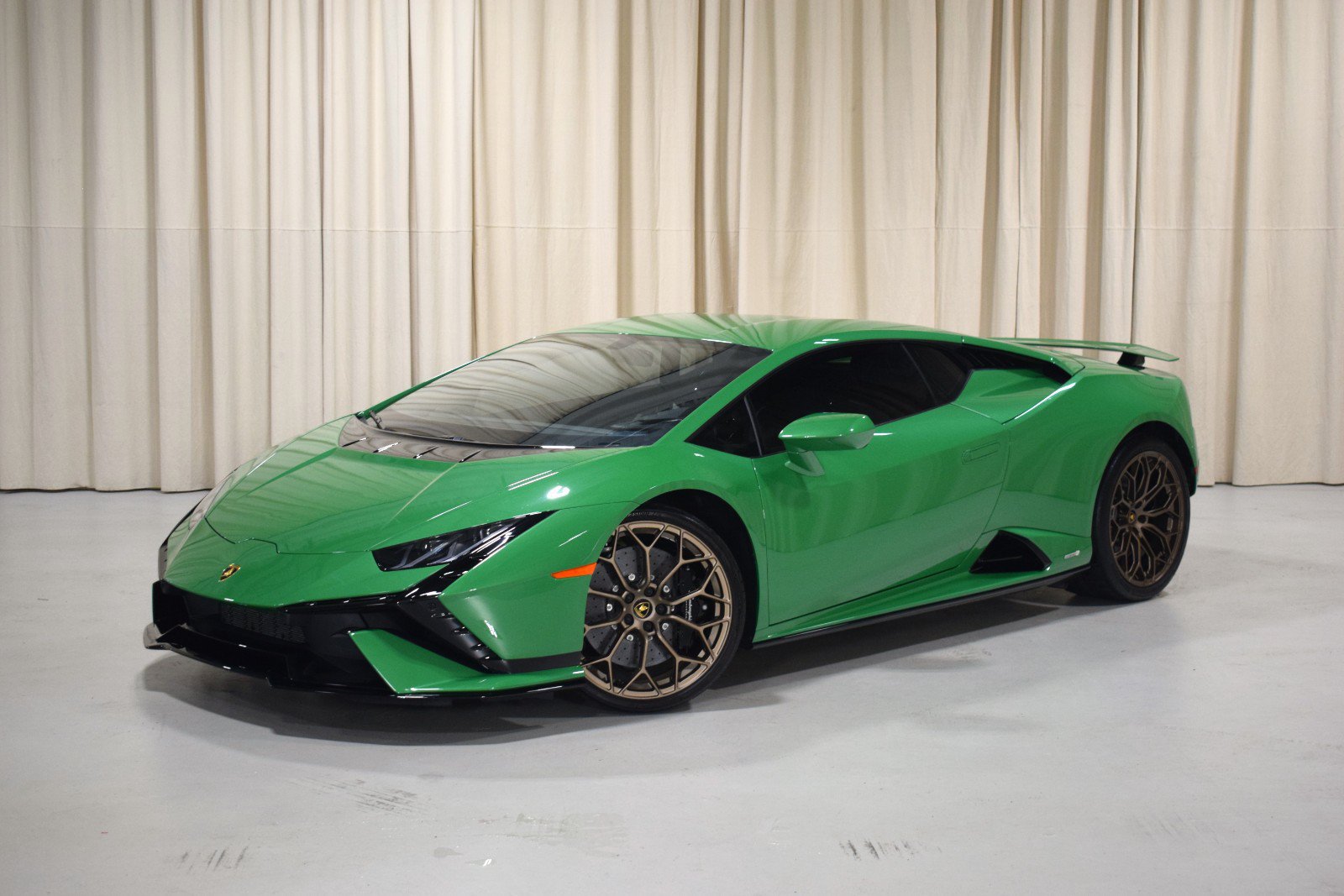 Used 2023 Lamborghini Huracan Tecnica RWD image 1
