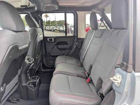 Used 2024 Jeep Wrangler Unlimited Rubicon w/ Convenience Group AWD/4WD image 33
