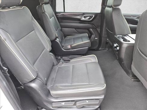 Used 2023 GMC Yukon XL SLT AWD/4WD image 26