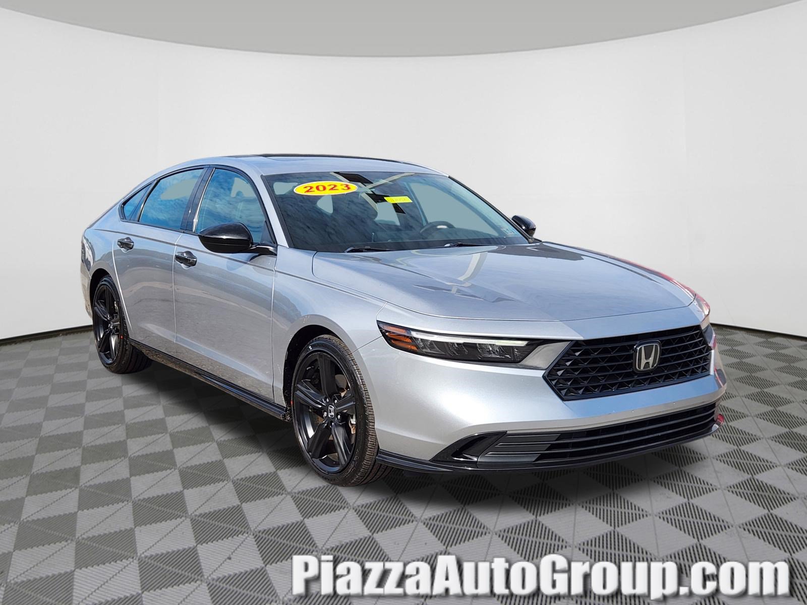 Used 2023 Honda Accord Sport image 1