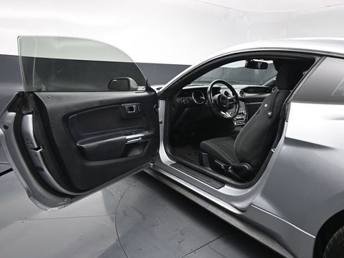 Used 2020 Ford Mustang Coupe RWD image 8