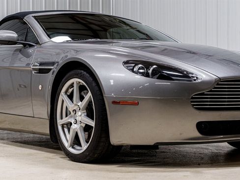 Used 2008 Aston Martin V8 Vantage Roadster RWD image 26