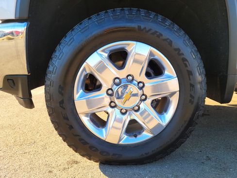 Used 2020 Chevrolet Silverado 2500 LT w/ Z71 Off-Road Package image 21