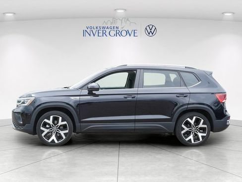 Certified 2023 Volkswagen Taos SEL AWD/4WD image 4