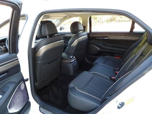 Used 2020 Genesis G90 3.3T Premium image 50