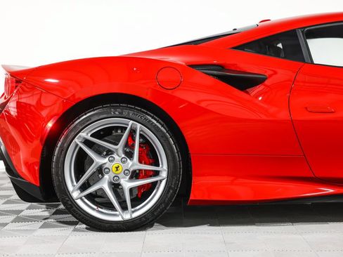 Used 2020 Ferrari F8 Tributo RWD image 3