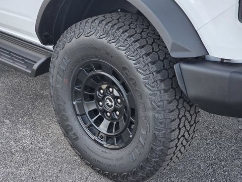New 2026 Ford Bronco Outer Banks w/ Sasquatch Package AWD/4WD image 7
