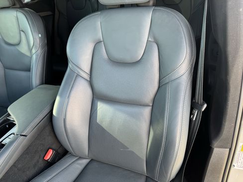 Used 2024 Volvo XC90 T8 Ultimate w/ Lounge Package image 25