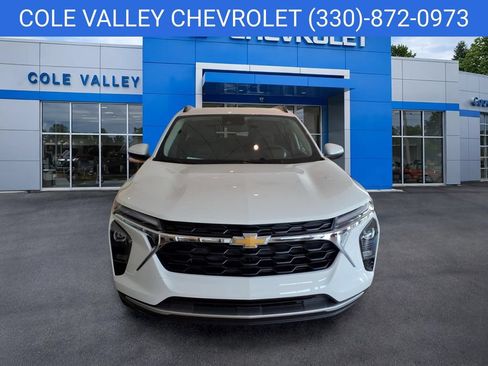 New 2026 Chevrolet Trax LT w/ Driver Confidence Package FWD image 2