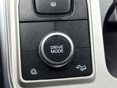 Used 2022 Ford Explorer XLT w/ Equipment Group 202A image 27