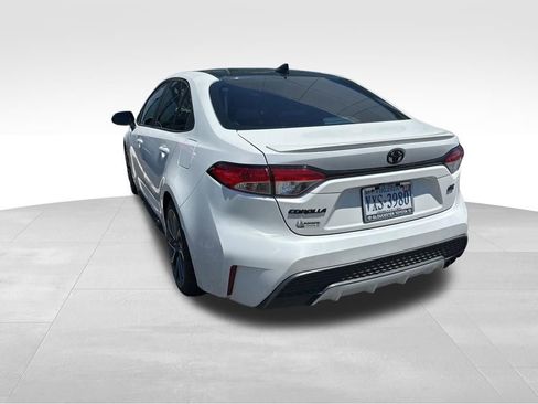 Used 2022 Toyota Corolla SE w/ SE Premium Package FWD image 5