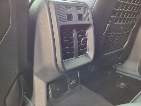 New 2025 Ford Bronco Badlands image 32