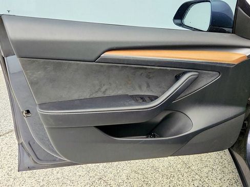 Used 2023 Tesla Model 3 Standard Range image 11